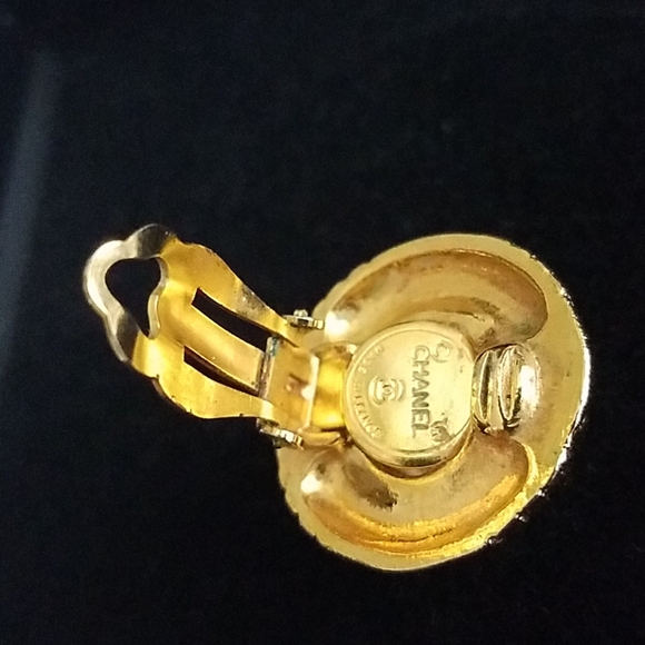 Chanel earring - Picture 3 of 10